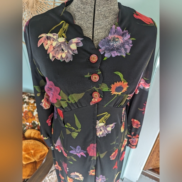 Vintage Floral Asian Dress - Picture 2 of 8